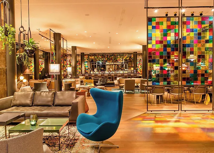Motel One Köln-Neumarkt